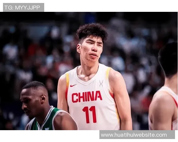 余嘉豪社媒热议杨瀚森NBA首扣篮瞬间引发球迷热烈讨论