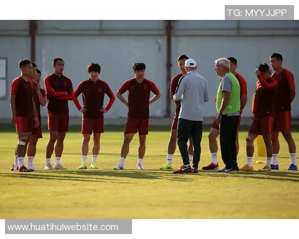 海港队在哈利法国际体育场开启冬季训练首课全力备战新赛季