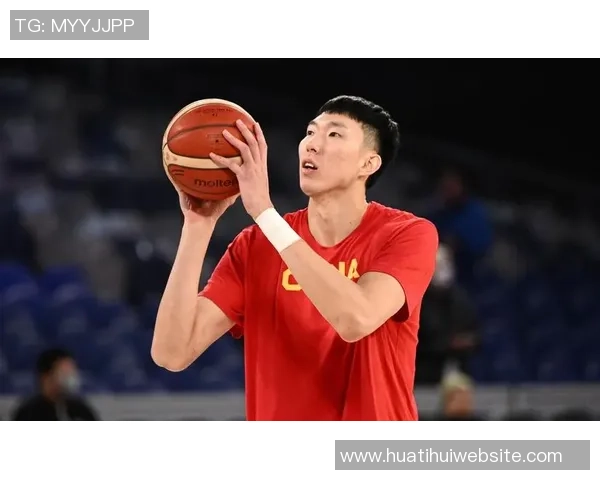 媒体人分析周琦单打风格对球队进攻流畅性的影响与战术调整建议