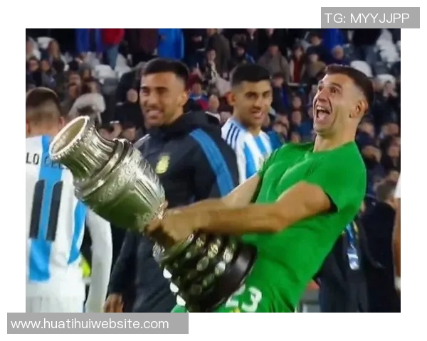 前曼联助教质疑球队未引进世界杯冠军大马丁的原因