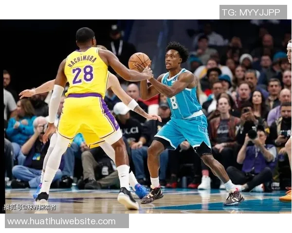 塞克斯顿半场表现出色8投4中斩获12分并罚球5罚4中展现强大攻击力