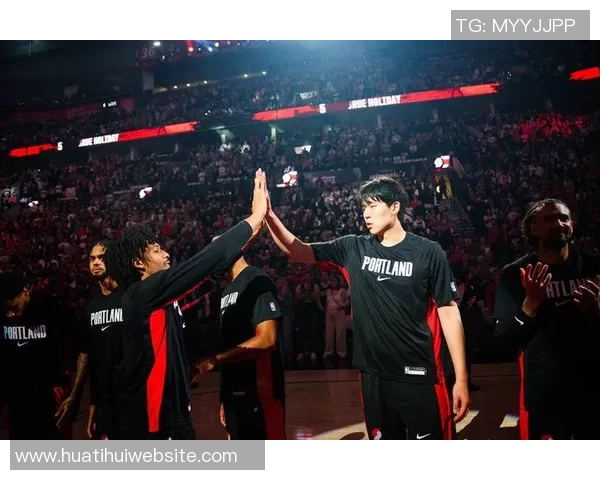 杨瀚森在开拓者G联盟中不断挑战体能锻炼适应能力提升个人竞技水平